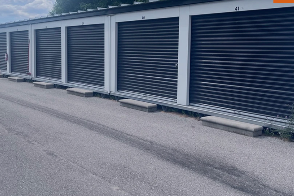 portable storage units with front steps