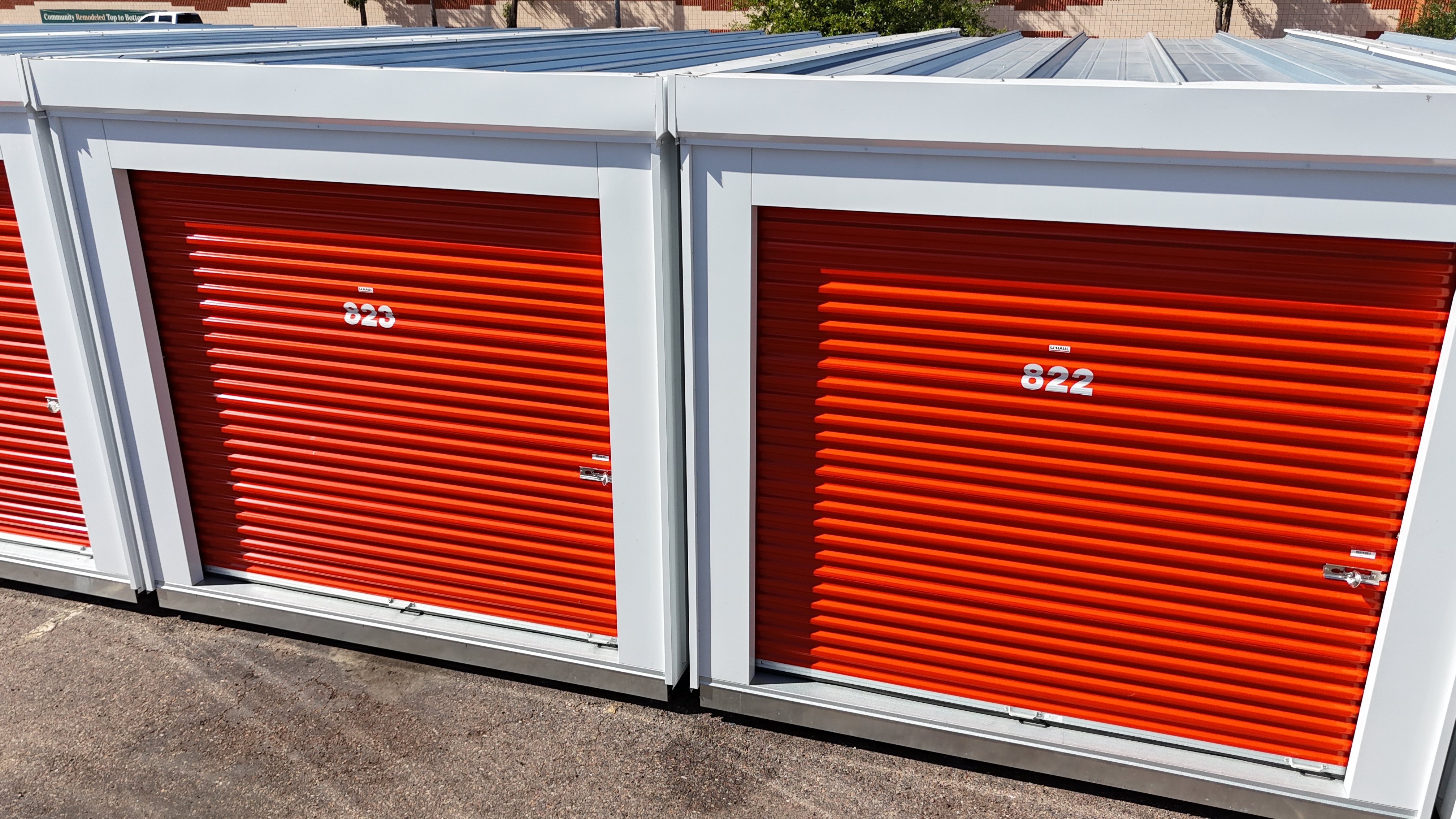portable storage units with roll up doors